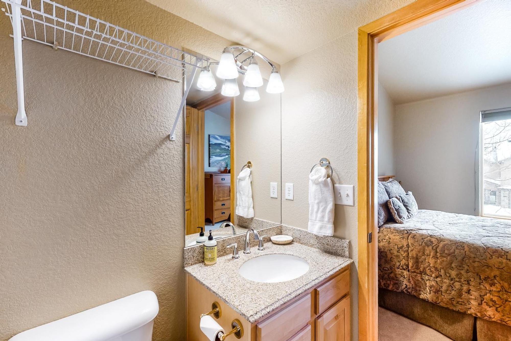 Silverthorne Sanctuary Villa Room photo